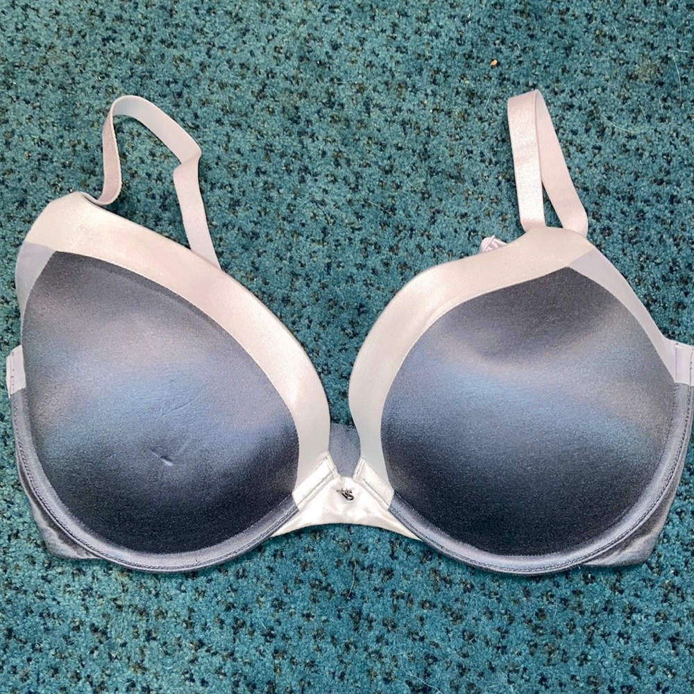 Victoria’s Secret Fabulous Plunge Push Up Bra